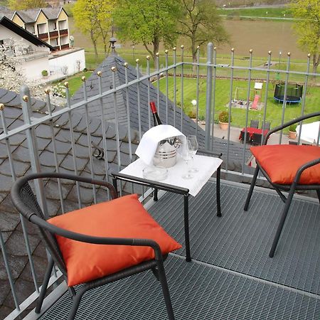 Gaestehaus & Weingut Cluesserath-Weiler Trittenheim Exterior photo