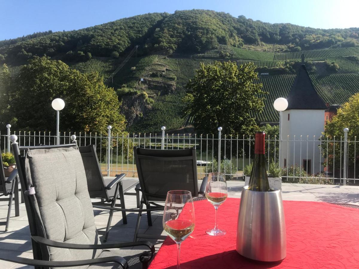 Gaestehaus & Weingut Cluesserath-Weiler Trittenheim Exterior photo